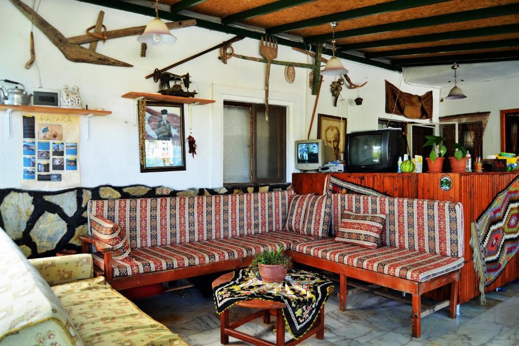 Zeybek 1 Pension Патара Екстериор снимка